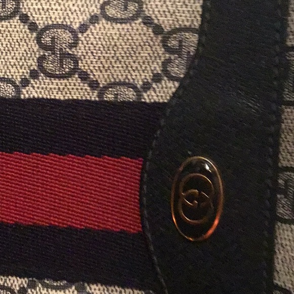 VIntage GUCCI like new large bag - Picture 10 of 10